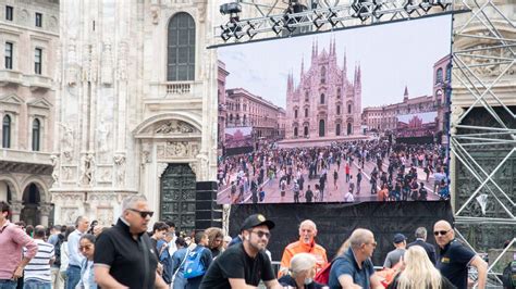 La Diretta Streaming Dei Funerali Di Silvio Berlusconi Nel Duomo Di