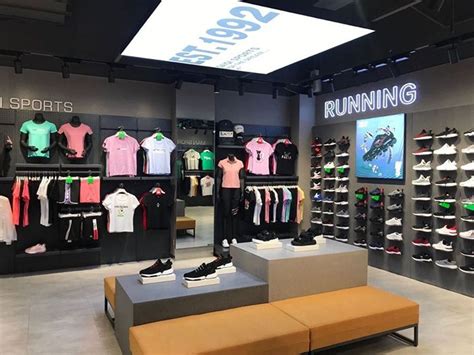 Sports Clothing Store Display Ideas Clothing Store Displays Store