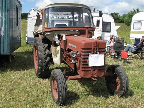 Fahrzeugseiten De Traktoren IHC McCormick D 439