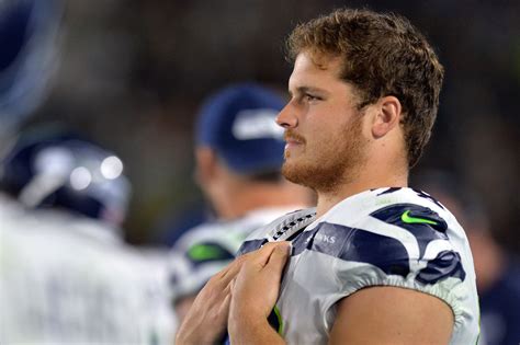 Seahawks Left Guard Luke Joeckel To Undergo Knee Surgery Thursday