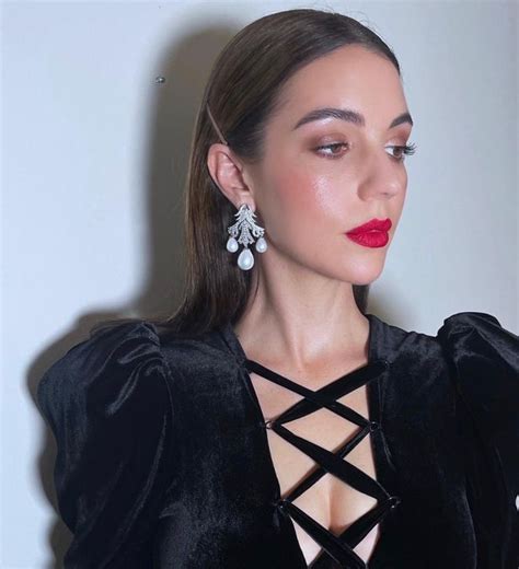 Greys Anatomy Star Adelaide Kane Wows In Sheer Cut Out Gown As She Snogs New Girlfriend Daily