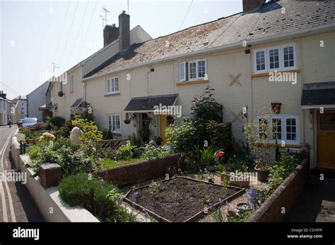 Old Fashioned Cottages Hi Res Stock Photography And Images Alamy