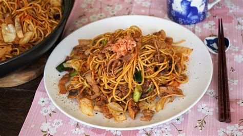 Yakisoba Japanese Stir Fried Noodles Youtube