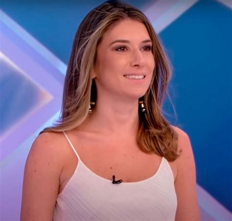 Rebeca Abravanel Mostra Barriga De Gr Vida Nas Redes Sociais Pela