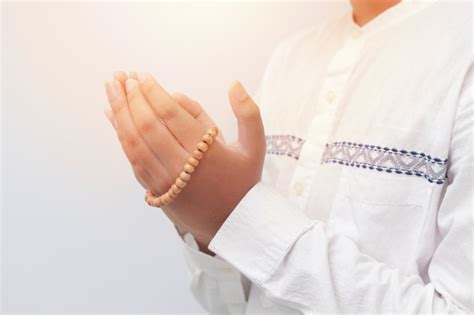 Significance and Benefits of Dhuhr Prayer: Unlocking Spiritual Rewards!