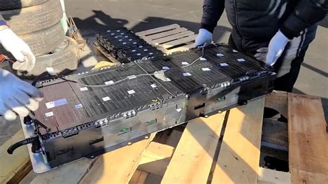 Disassembling Hyundai KONA EV batteries 현대 코나 전기차 배터리 해체하기 코나전기차 배터리