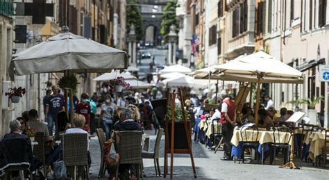 Riaperture Da Domani Ristoranti Anche Al Chiuso E Pubblico Agli Eventi