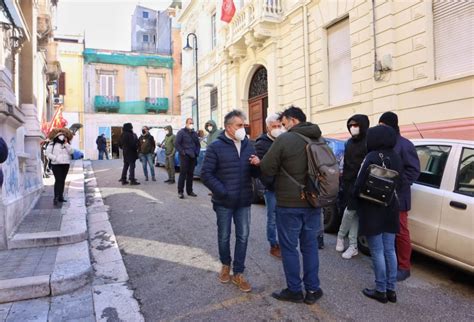 Reggio Calabria il sit in della CGIL all Asp lavoratori della Sanità