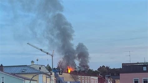 Dachstuhl gerät in Vilshofen in Brand