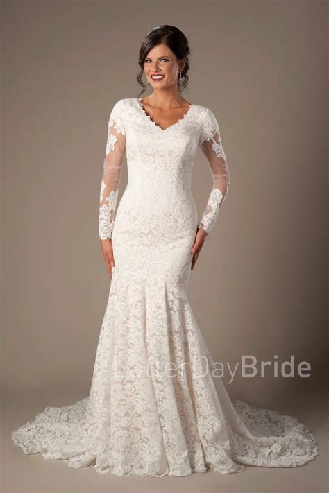 Vintage Champagne Lace Mermaid Modest Wedding Dresses With Long Sleeves