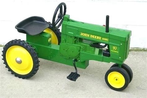 John Deere Styled Model 70 Pedal Tractor With Narrow Front Daltons Farm Toys