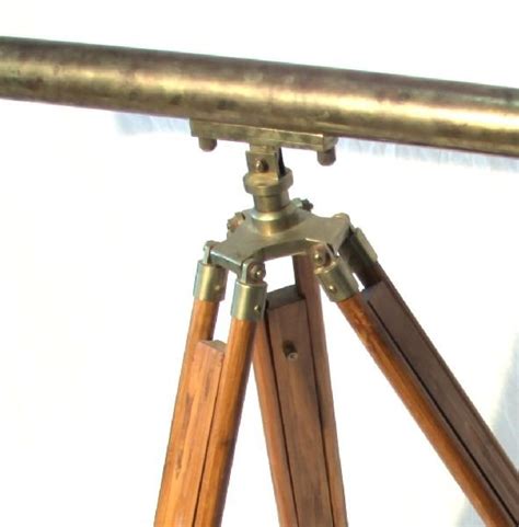 ANTIQUE BRASS TELESCOPE WITH TRIPOD : Lot 6052