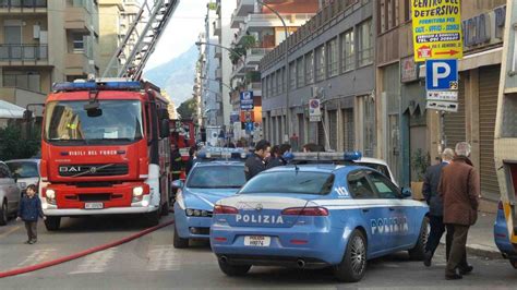 Incendio In Via Maggiore Toselli Sgomberato Palazzo La Repubblica