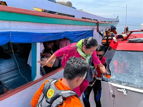 Km Hanifa Tujuan Balut Rusak Mesin Tim Sar Selamatkan Penumpang