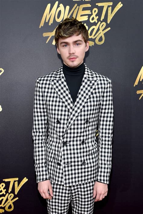 Miles Heizer Checkered Suit At 2017 Mtv Movie Awards Popsugar Fashion