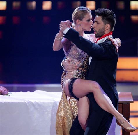 Let S Dance Stefanie Hertel Geizt Nicht Mit Ihren Reizen Bilder