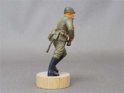 Soviet Motor Rifle Troops Berlin 1945 Dragon 1 35 Building Painting