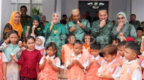 Ribu Anak Dan Ibu Hamil Di Sulawesi Selatan Makan Telur Serentak