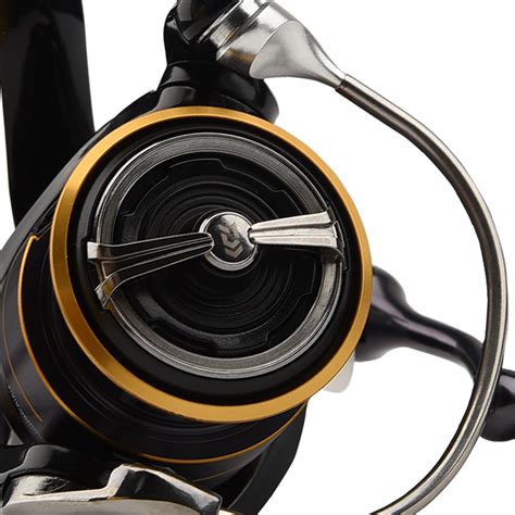 MOLINETE DE PESCA DAIWA LEGALIS LT 3000D CXH 5 ROLAMENTOS DRAG