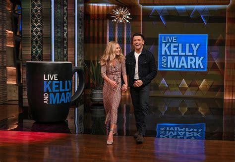 Kelly Ripa and Mark Consuelos celebrate wedding anniversary