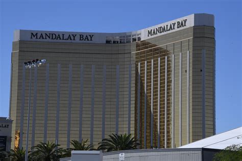 Las Vegas Shooter Stephen Paddock Kept Staring at Mandalay Bay Housekeeper - Newsweek