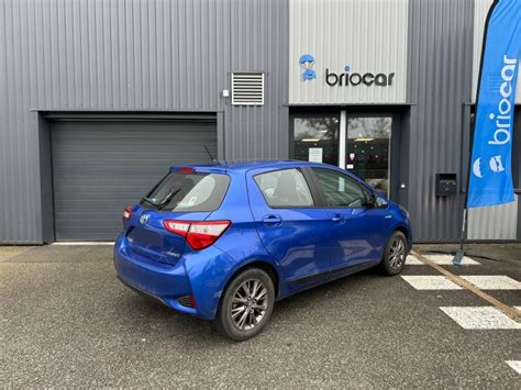 TOYOTA Yaris 100h Dynamic 5p Bleu Nebula Occasion 2019 14480 Briocar