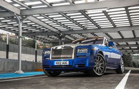 Обои Phantom Авто Передок Колеса Синий Корпус Люкс Rolls Royce