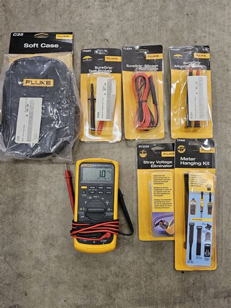 Fluke V Industrial Electrician Combo Kit True Rms Multimeter