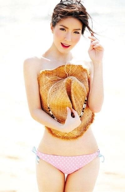 Hot Sexy Seo Ji Yeon Bikini Pics