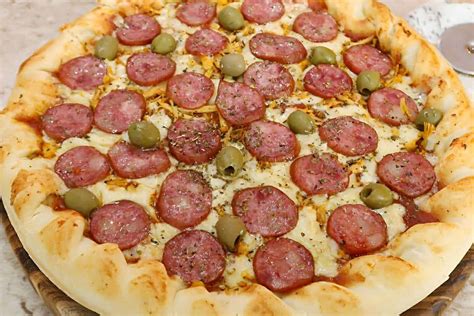 Pizza Caseira Borda Recheada De Catupiry Simples E Pr Tica