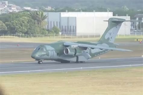 Chega Ao Recife Avião Da Fab Com Brasileiros Repatriados De Israel São Bento Em Foco