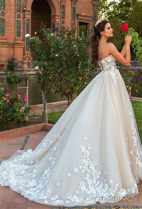 Sweetheart Strapless Ball Gown Wedding Dress