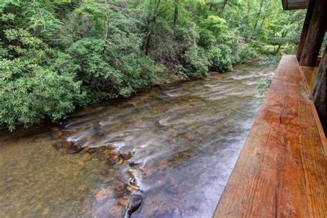 Helen Ga Cabin Rentals A River Runs Thru It Luxury Rental Home On