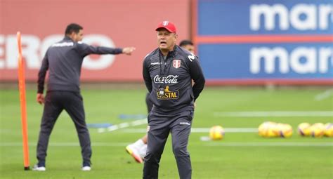 Juan Reynoso En Su Primer Entrenamiento Con La Selecci N Peruana As