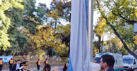 El Blooper De La Vicegobernadora Hebe Casado Al Izar La Bandera