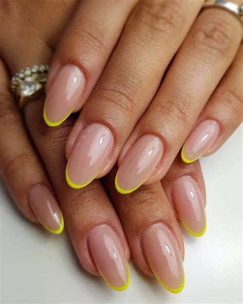 30 Pretty Summer Oval Nails to Express Your Personality Diseños de