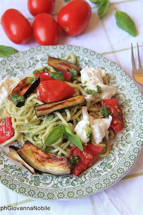 Tagliolini Al Basilico Con Burrata Pomodorini Melanzane E Pesto