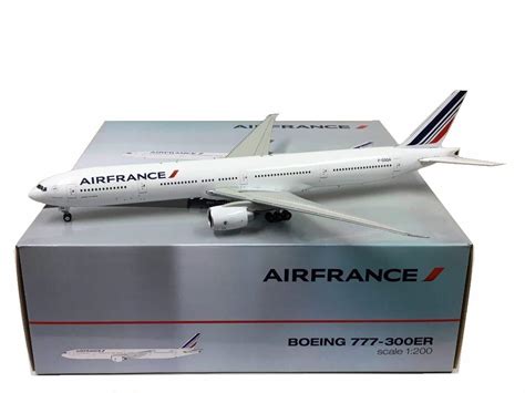 Maquette AIR FRANCE BOEING 777 300ER au 1 200 en Métal Capachat