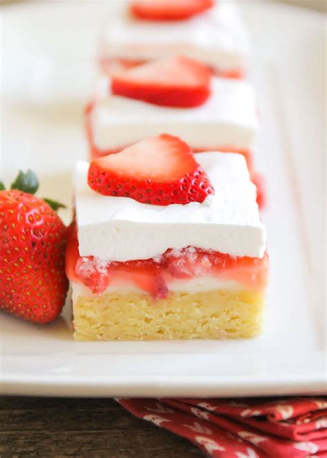 Strawberry Cream Cheese Bars {W/ Sugar Cookie Crust} | Lil' Luna