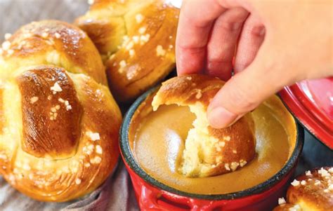 German Style Pretzels & Beer Cheese Dipping Sauce Recipe