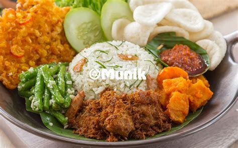 Nasi Daun Jeruk | Munik Resto