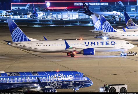 N37542 United Airlines Boeing 737 9 MAX Photo By Gabriel OMalley ID