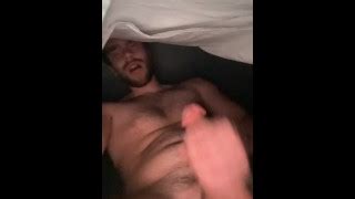 适合的少年小伙子用力而响亮地射精 Pornhub Gay