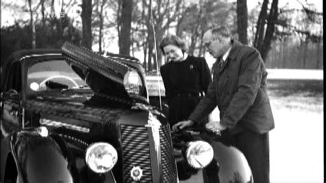 IMCDb.org: 1948 Impéria TA-8 Sport 'Hotchkiss' in "Publiek geheim ...