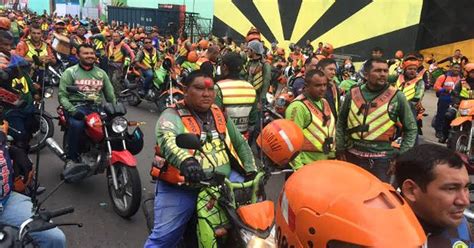 G Mototaxistas Fazem Protesto E Interditam Avenida Em Manaus