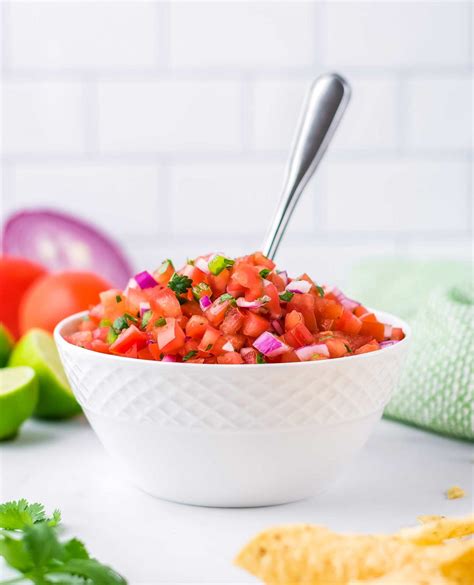 Pico De Gallo Classic And Easy Recipe The Chunky Chef