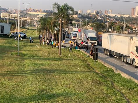 Rodovia R Gis Bittencourt Tem Manifesta O E Bloqueios