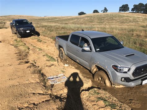 Used my Ranger to pull a Tacoma out of the mud | 2019+ Ford Ranger and Raptor Forum (5th ...