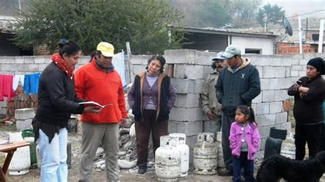 Entregaron Garrafas Sociales A Vecinos De Los Huaicos