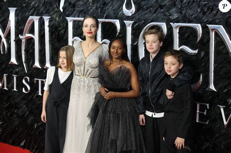 Angelina Jolie Et Ses Enfants Vivienne Zahara Shiloh Et Knox Jolie